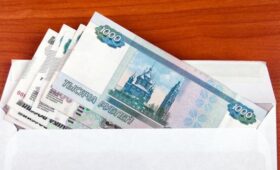 Юрист Хаминский: правила выплаты премий и 13-х зарплат изменились в РФ