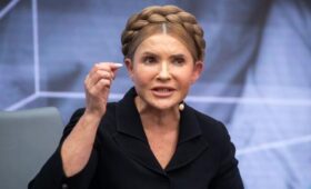 Партия Тимошенко поддержала требование об отставке правительства Украины