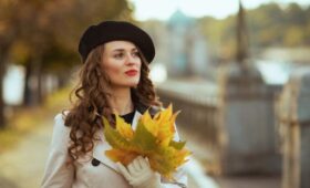 Стилист Тоторина: для сохранения объема волос под шапкой нужно менять пробор