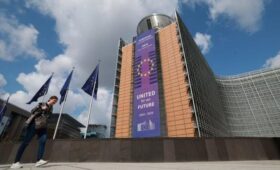 ЕК предложила странам ЕС обсудить варианты финансирования Украины