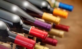 Продажу алкоголя в подмосковных точках общепита ограничат с 1 марта