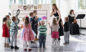 Сергунина отметила популярность детской программы зала «Зарядье»