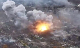 ВКС РФ авиабомбами ФАБ-500 поразили пункт ВСУ в населенном пункте Родинское ДНР