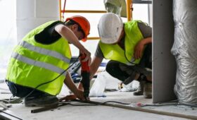 В доме Казакова проводят противоаварийные работы