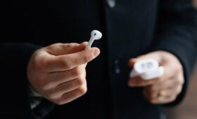 Лор Князьков: наушники-вкладыши в холодную погоду могут навредить здоровью