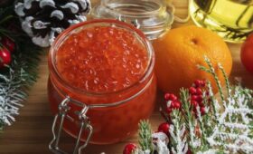 Эксперт Ильяшенко: цены на красную рыбу и икру могут вырасти на 5–7% к Новому году