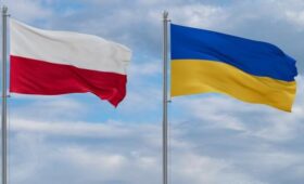 Bloomberg: поддержка Украины со стороны Польши дала трещину в опасный момент