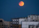 Москвичи смогут увидеть самое большое суперлуние вечером 5 ноября