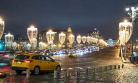 Москвичей предупредили о гололедице вечером 15 ноября