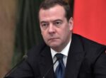 Медведев заявил, что дело Миндича грозит обезобразить лик Зеленского