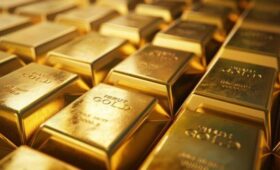 Депутат ГД Гаврилов посоветовал инвестировать в банковские вклады и золото