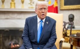 Трамп заявил, что никто из правительства США не поедет на саммит G20 в ЮАР