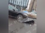 Мужчина на инвалидной коляске погиб под колесами двух авто в Москве