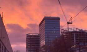 Синоптик Шувалов: необычный цвет неба над Москвой мог предвещать атмосферный фронт