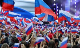 ВЦИОМ: не менее 81% опрошенных гордятся быть гражданами России