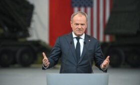 Премьер Польши счел возможным распад Запада из-за политики США