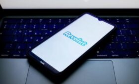 Банк Revolut начал закрывать счета некоторых россиян