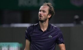 Российский теннисист Медведев не смог выйти в полуфинал «Мастерса» в Париже