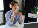 Юрист Шайдуллина: за игры на работе сотруднику могут сделать замечание или выговор