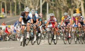 Международный союз велосипедистов присвоил нейтральный статус двум россиянам