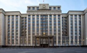 В ГД внесли поправку об увеличении оклада срочников до 7 500 рублей