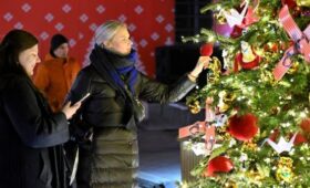 ВЦИОМ: 92% туристов нравится новогоднее украшение Москвы