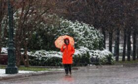 Первый снегопад в столице стал одним из самых поздних в XXI веке