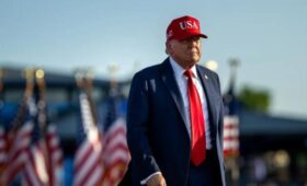 Трамп назвал украинский конфликт «бредовым»