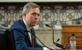 WSJ: министр армии США после переговоров в Киеве встретится с представителями РФ