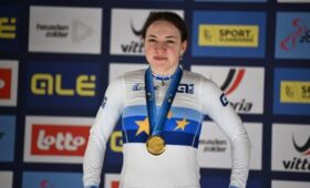 Велогонщица Яна Бурлакова названа спортсменкой года в России