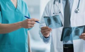 Врач Авдеев: на 100 тысяч россиян приходится 629 случаев внебольничной пневмонии