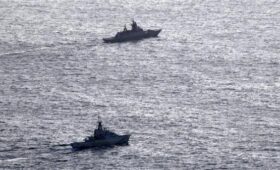 AP: военные Британии сопроводили российские корвет и танкер в Ла-Манше