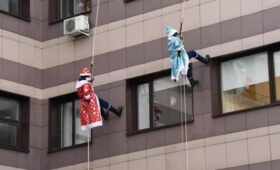 Акция «Новогодний десант» снова пройдет в столичных больницах