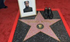 Актер Чедвик Боузман посмертно получил звезду на голливудской «Аллее славы»