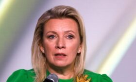 Захарова заявила, что запрет на мультивизы для россиян доведет ЕС до самоубийства