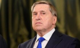 Ушаков рассказал о периодических встречах между спецслужбами РФ и Украины