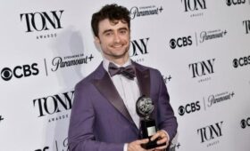 Актер Дэниел Рэдклифф написал трогательное письмо новому Гарри Поттеру