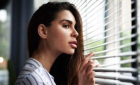 Юрист Нечаева: подглядывание в чужие окна может грозить тюрьмой