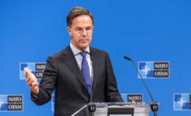 Генсек НАТО предложил дождаться расследования причин взрыва на ж/д в Польше