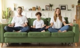 Какую музыку нужно включать дома, чтобы привлечь благополучие в семью