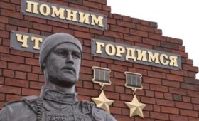 Памятник Герою России Владимиру Жоге открыли в Волновахе