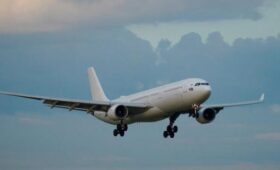 Аэропорты Московского региона работают в обычном режиме на фоне снегопада