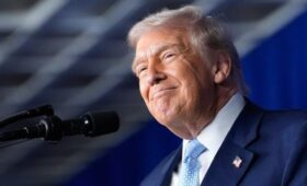 Трамп оскорбил журналистку, которая задала вопрос про материалы по делу Эпштейна