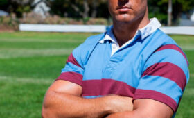 Стилист Питерс: регбийная рубашка стала главным трендом 2025 года