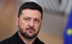 РИА Новости: Трамп требует от Зеленского немедленно согласиться на мирный план