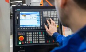 Почти 30 масштабных инвестпроектов реализуют на юге Москвы