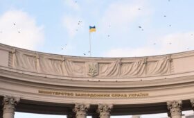 Киев официально прекратил мирные переговоры с Москвой