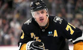 Российский хоккеист Евгений Малкин установил исторический рекорд НХЛ