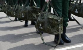 Оборонный комитет Госдумы не поддержал повышение окладов срочникам