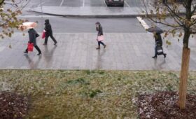 Москвичей предупредили о мокром снеге с дождем на следующей неделе